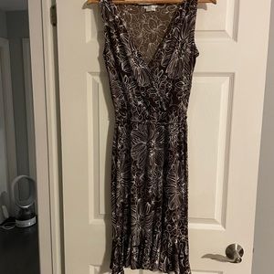 Sleeveless casual dress